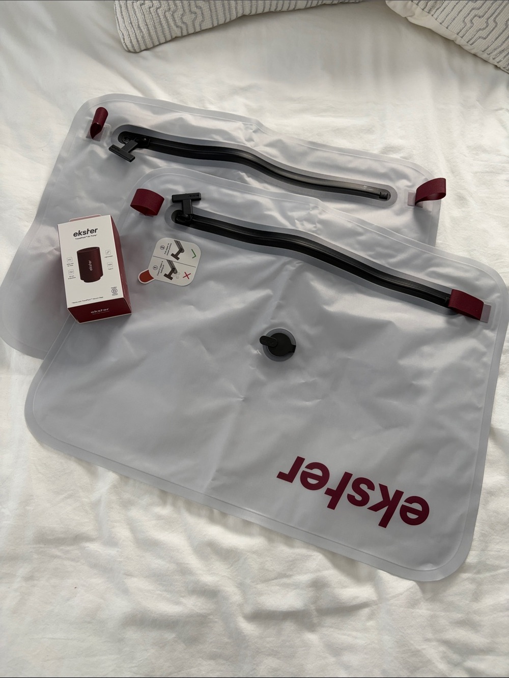 Ekster electronic compression travel bags